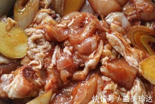年夜饭，大厨教你辣子鸡的正宗做法，香辣过瘾，端上桌全家都爱吃