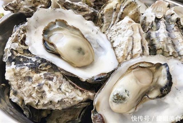 煮生蚝时，万万别直接下锅煮，海边人这样做，煮出的生蚝又鲜又嫩