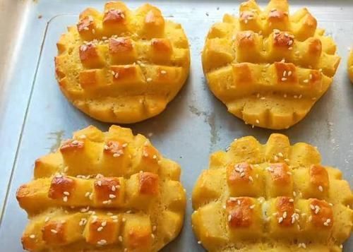 开水|把玉米面用开水一烫,加2鸡蛋,不用油,不二次饧发,越嚼越香