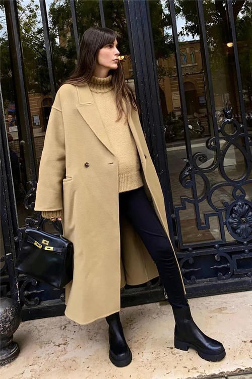 今冬最流行的“瘦瘦裤”，不管搭配羽绒服还是大衣，都保暖又瘦腿