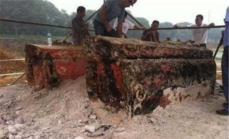 死因|李莲英墓地被挖开,里面只剩一个头颅骨,揭开其神秘死因?