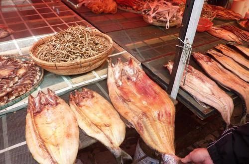 它是养殖业“害鱼”之首,能吃光水里所有鱼,凶猛无比做熏鱼一绝