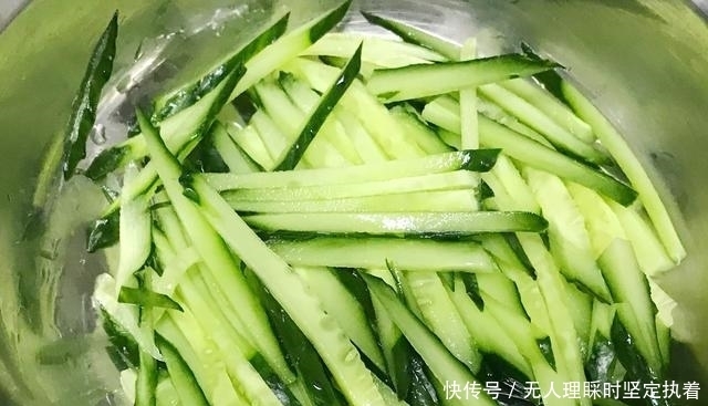 立夏后,這涼拌菜可以多吃,可以解體內(nèi)毒素還清熱,順利度過夏天