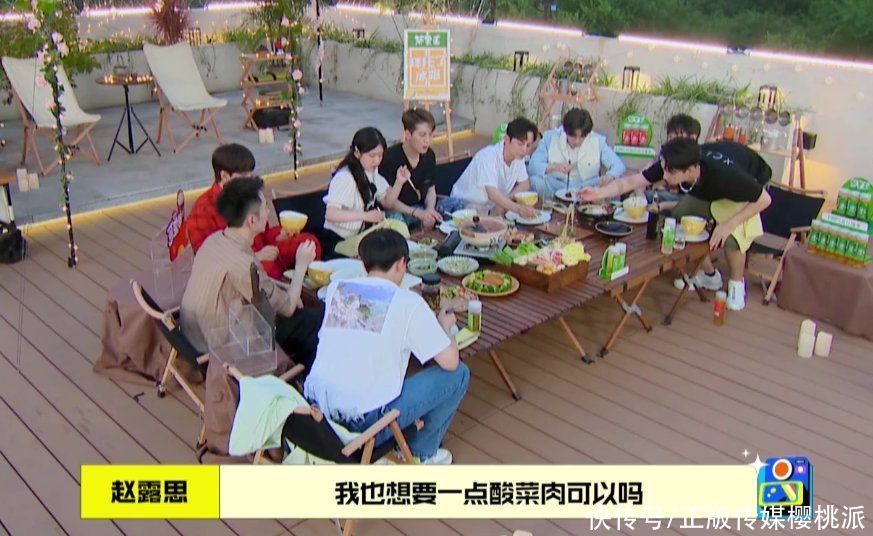 丁禹兮|趙露思大口吃肥肉不怕發(fā)胖，自曝曾吃蒜拍吻戲，害苦了對手男演員