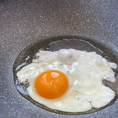 火腿|火腿金针菇炒面