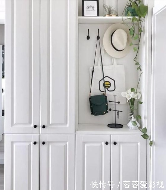 主卧室|她家不到90平,坚持半墙主义,全屋都打造了柜子,收纳太强大了