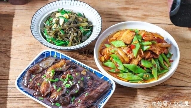 食用油|晚上花18块钱做了3个菜,老公一人吃了大半锅饭,不胖才怪