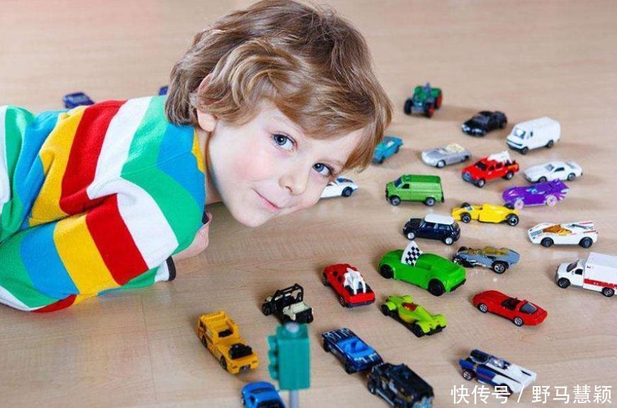 弓箭|孩子在家表演“后羿射日”，箭刚出手，父亲从微笑转为崩溃