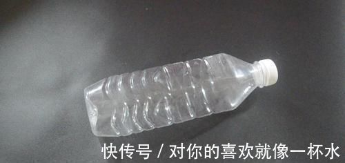 塑料瓶上套个气球, 能为家里省下不少钱, 看完您会感谢我的