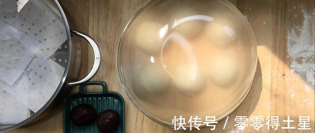 豆沙馅|芝麻豆沙酥饼，制作简单，层层酥脆，一口下去直掉渣，香酥可口！