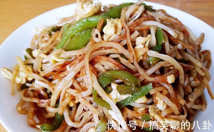 炒饼丝|夏天太热，做份炒饼丝，简单省事，分享详细做法和窍门，喷香好吃