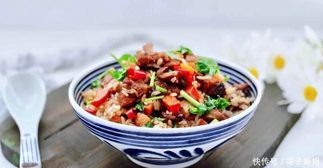3道电饭煲版懒人焖饭,饭菜一锅出,满嘴喷香,美味省心~!