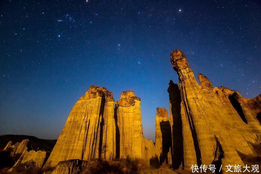 简直|组图！云南楚雄元谋土林的星空、银河，简直绝了