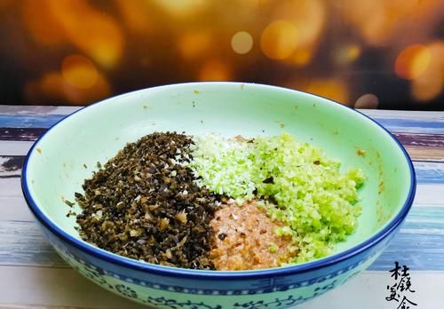 木耳|老人便秘不敢吃肉，肉馅内添加“2物”，润肠排宿便，比香蕉管用