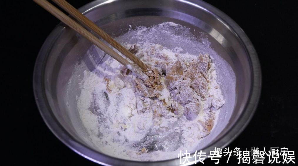 黄油|花生酱不只是调味品，配上面粉做的花生酥，一口一个吃着太香了