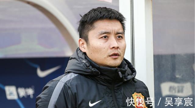 李行|李金羽胆子真大,接手武汉队后还敢用李行踢首发,同时收到回报