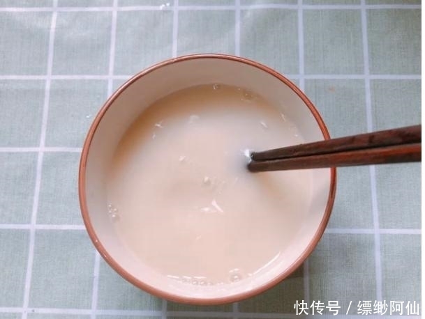 老酵面发|发面时,只放酵母就大错特错,多加此2样,蒸出来馒头又香又暄软