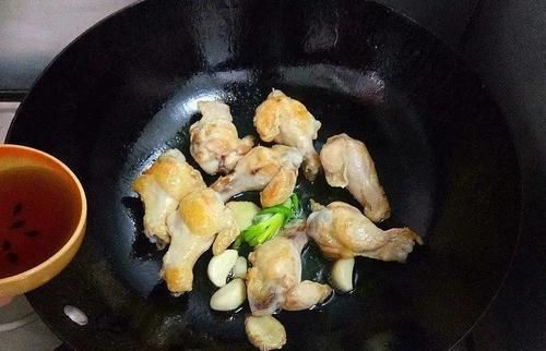  红糖鸡翅根：真的秒杀炸鸡翅，好吃到吮指