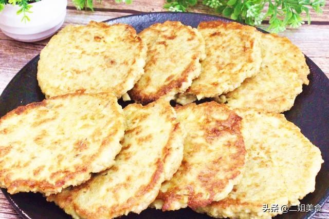 电饼铛|把苹果倒入燕麦片中，太厉害了，80岁奶奶教我的做法，简单实用