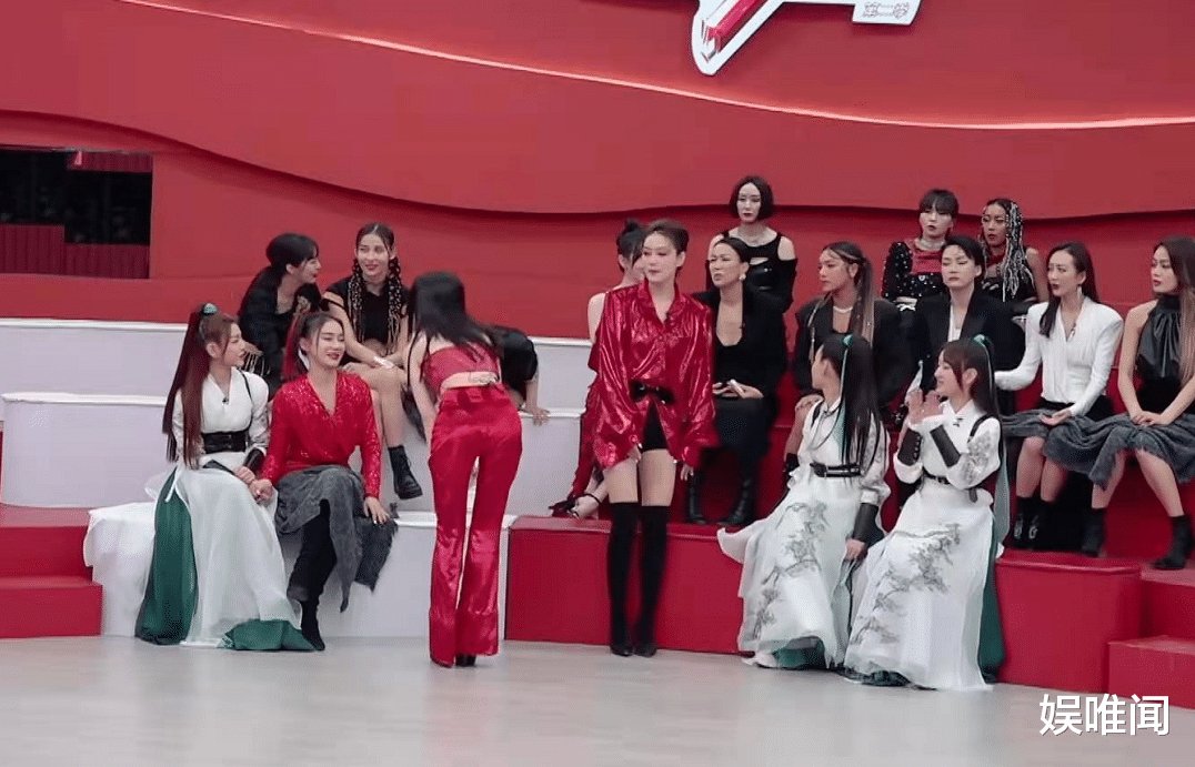 《浪姐2》董洁发文告别，仅有一位姐姐上线互动，存在感低被实锤