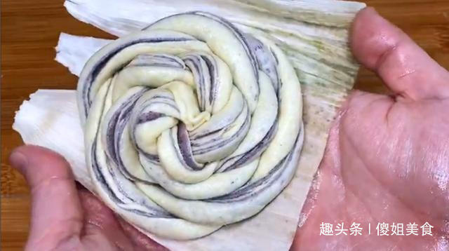 蒸花卷,不要直接就上锅蒸,3个小诀窍,花卷松软多层、不塌陷