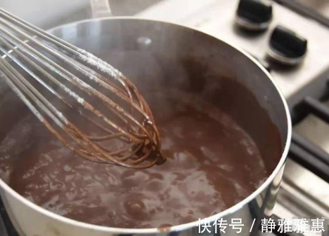 顶级大厨制作“巧克力花”,浇下奶茶的瞬间,才是震撼的开始