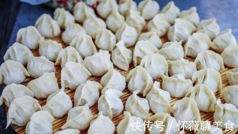 干面粉|刚包好的饺子万万不能直接放冰箱，牢记这2点，饺子不粘连不破皮