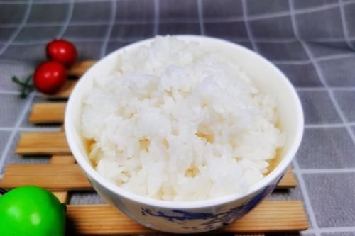 煮白饭别只加水,不香不饱满,多加它们,白饭饱满还香甜,特实用