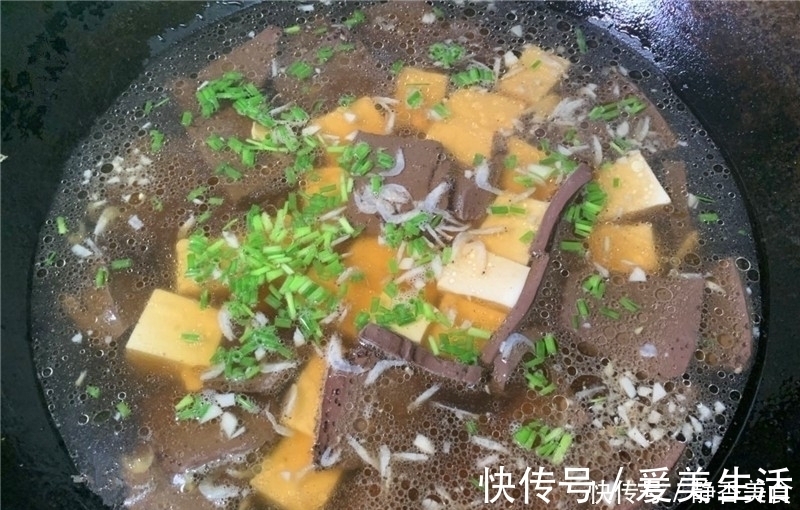 猪血豆腐汤|豆腐和此物一起煮，孕妇要多吃，能预防缺铁性贫血，给孩子好身体