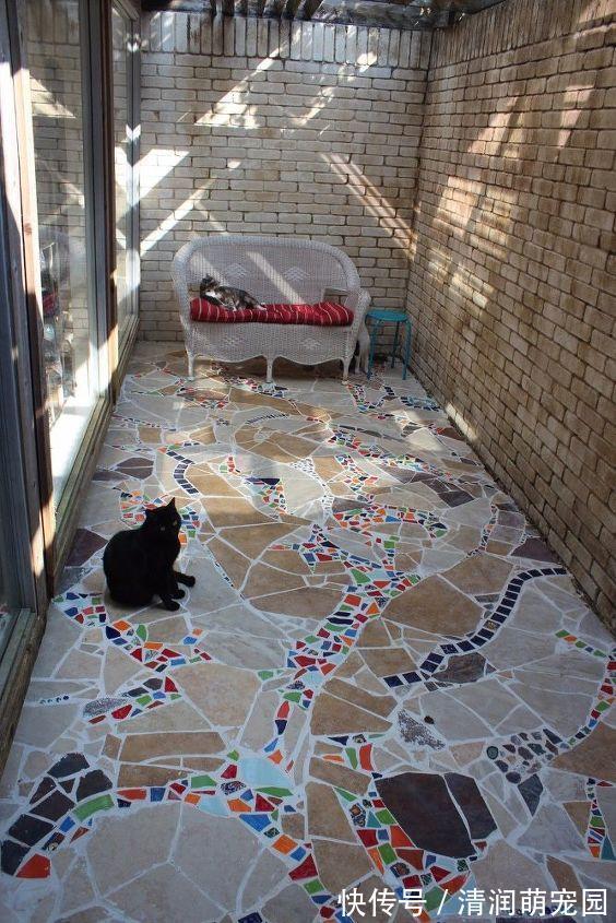院子|邻居攒了一麻袋的碎瓷砖,倒在院子里一块一块的铺,成品防滑漂亮