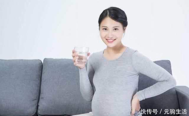 胎儿|孕期不要乱喝水,喝水时注意这四点,羊水更清,孕妈胎儿更健康