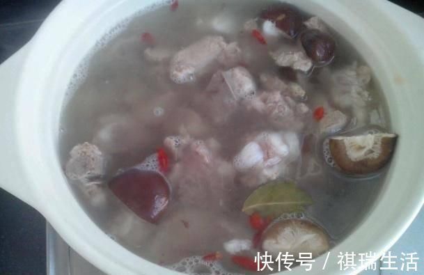 营养|有孕时,这些东西不适合孕妈吃,不但没营养,可能还对孩子有损伤