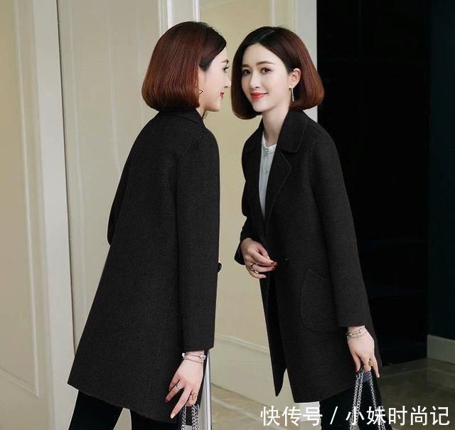时尚|爱美的女性,秋冬试试这款“呢子大衣”,搭小脚裤,洋气减龄