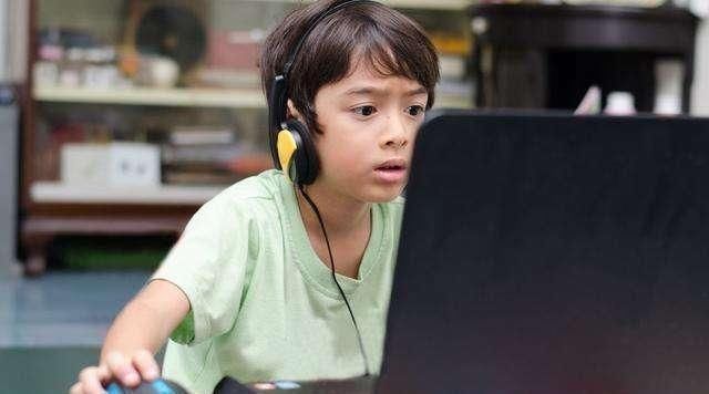 小c|从小玩游戏和从不玩游戏的孩子,长大后差距不是一星半点