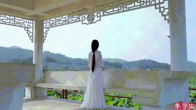 衣服|如果说李子柒的生活对我们不切实际,那她穿的衣服我们倒能学学