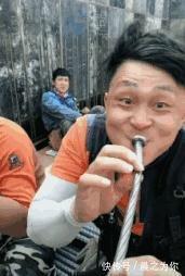 |搞笑GIF:南方来的妹子,永远不懂北方的冷