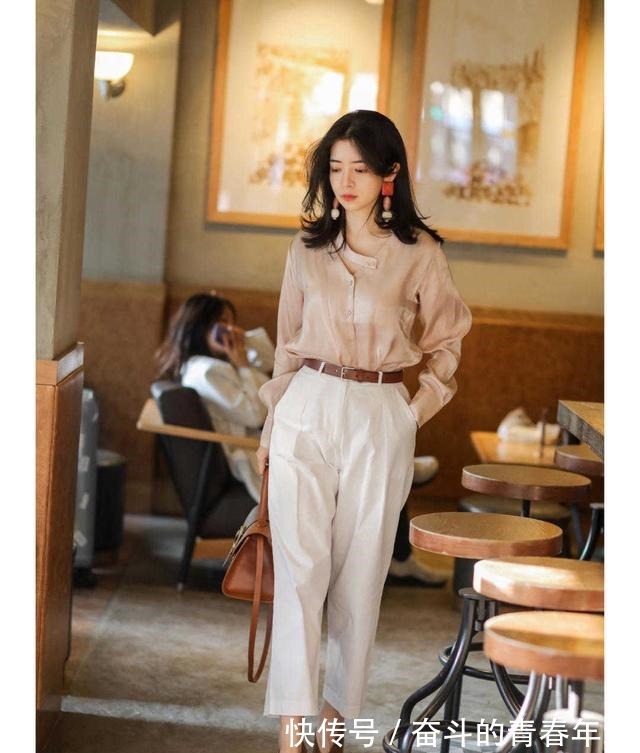 时髦 白色裤子怎么穿才够好看搭配上衬衫高级感满分,想不时髦不行!