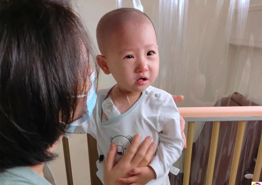 导管|小夫妻生了对龙凤胎,亲朋都来祝贺,谁知没高兴多久老大就出事了