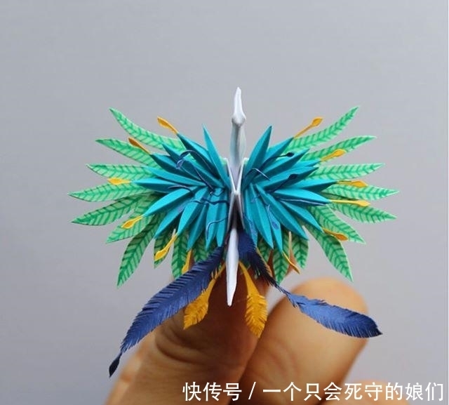 惊艳|男子每天折一纸鹤 1000天后作品惊艳众人