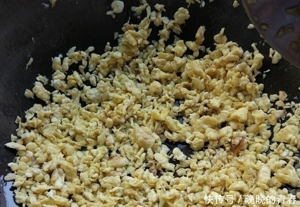 搅拌均匀|包韭菜鸡蛋饺子,千万不要直接拌馅,多加1步,饺子更香,更入味