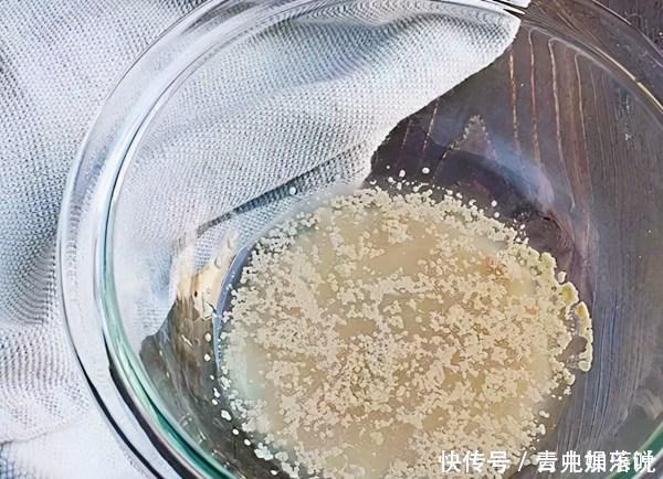 蒸包子时,最忌直接上锅蒸,记住3诀窍,包子暄软蓬松不塌陷