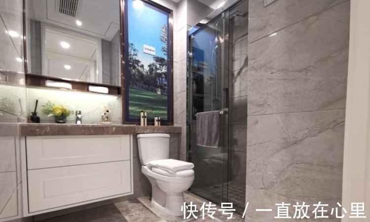 背景墙|罕见的法式风格装修,98㎡三室两厅,装得比120㎡还要漂亮大气