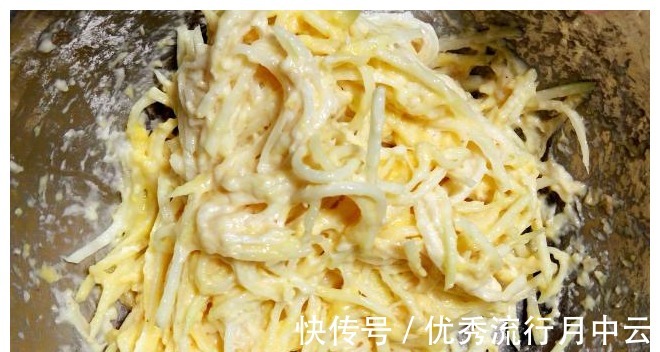 儿子|一家三口的早餐，经济实惠还美味，儿子吃饱了上学去！