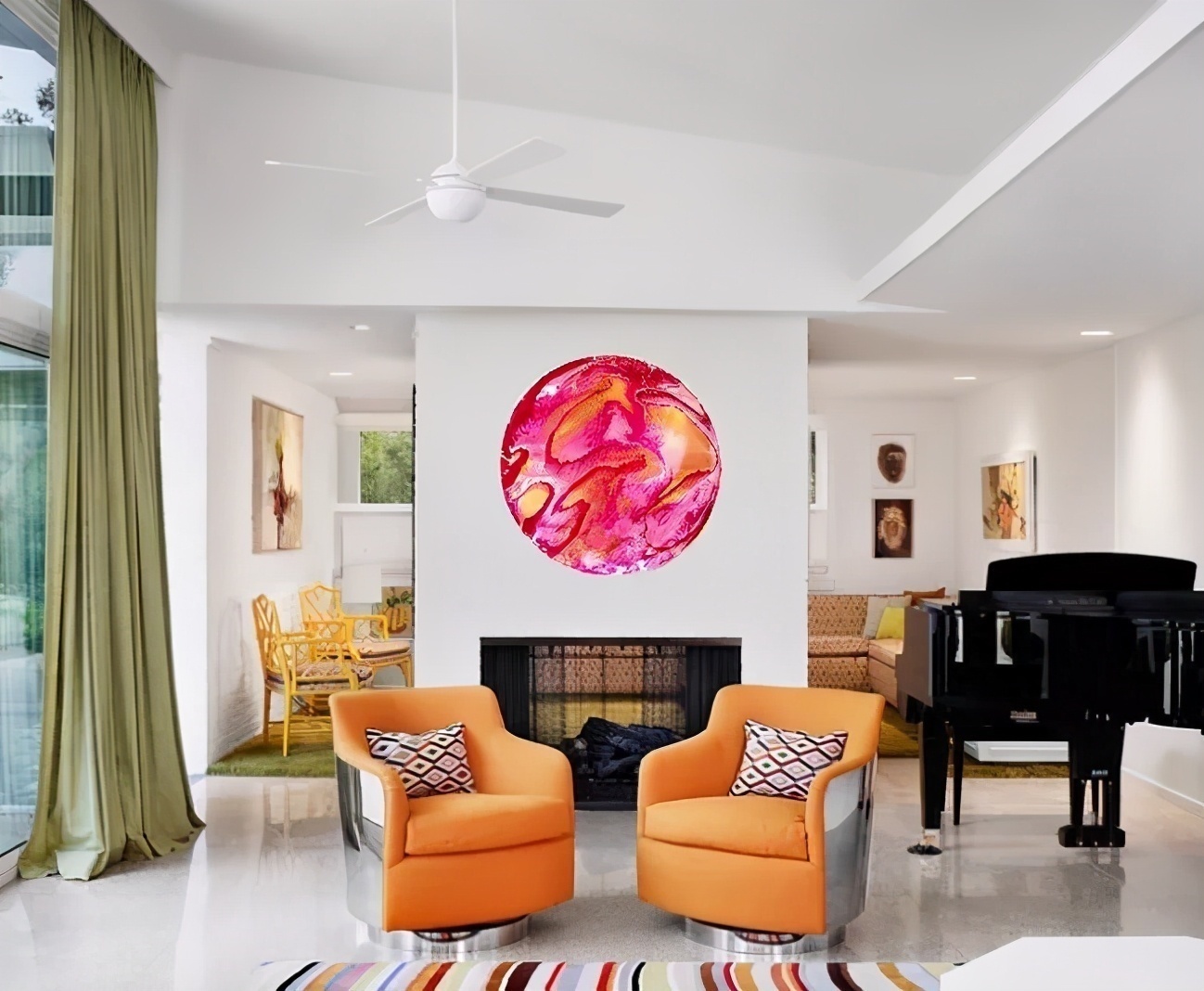 流動性$從沒學過美術的她,用簡單粗暴技法畫畫,讓她成為了百萬富豪