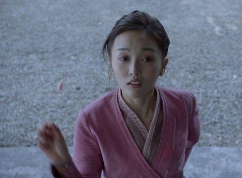 斗罗大陆真人版：罗三炮形态出现，是宠物狗身上，按一个猪鼻子