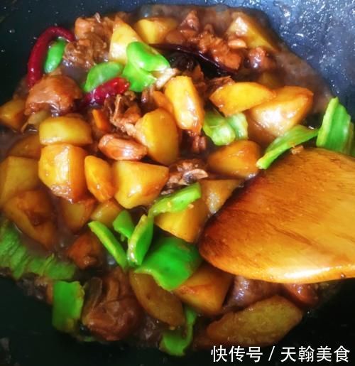 炖鸡肉时，焯水就错了，牢记4个步骤，保证软嫩鲜香，不柴也不腥