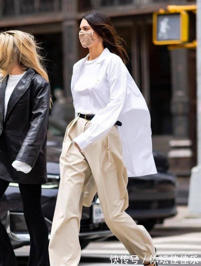 搭配 买了白衬衣真的不吃亏！每年一个新穿法，今年最火的搭配就是肯豆！