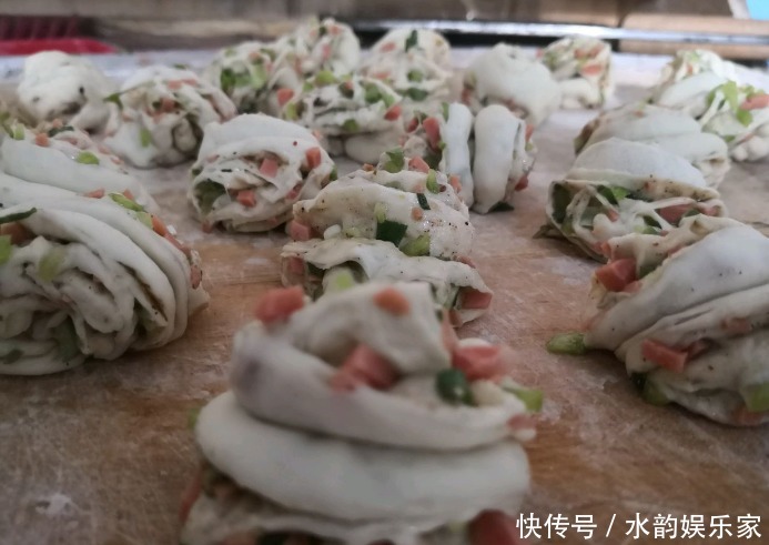 花卷还能这样吃!层次多营养多,一卷一切,外焦里软,比肉饼好吃