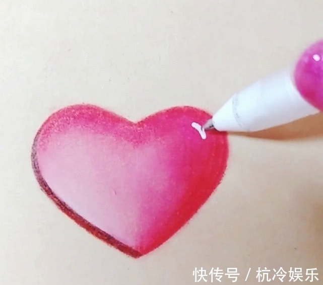 彩铅#美术生粉笔画爱心,开始被吐槽“太幼稚”,点上高光后真香!