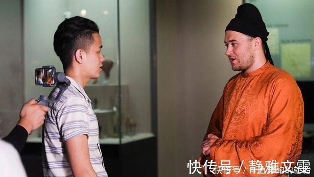 胡人!外国也有“汉服热”,当外国人穿上中国汉服,像是胡人,很惊艳